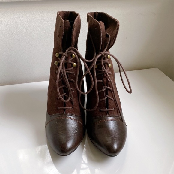 🍂 RED LEVEL BURGUNDY BROWN FAUX LEATHER SUEDE HEEL BOOTIES! - Picture 7 of 17